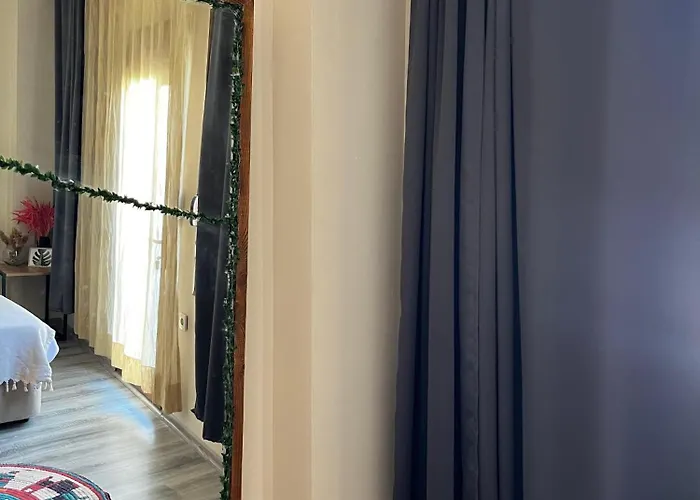 Deniz Manzarali Muestakil Ev Aybalik Ayvalı